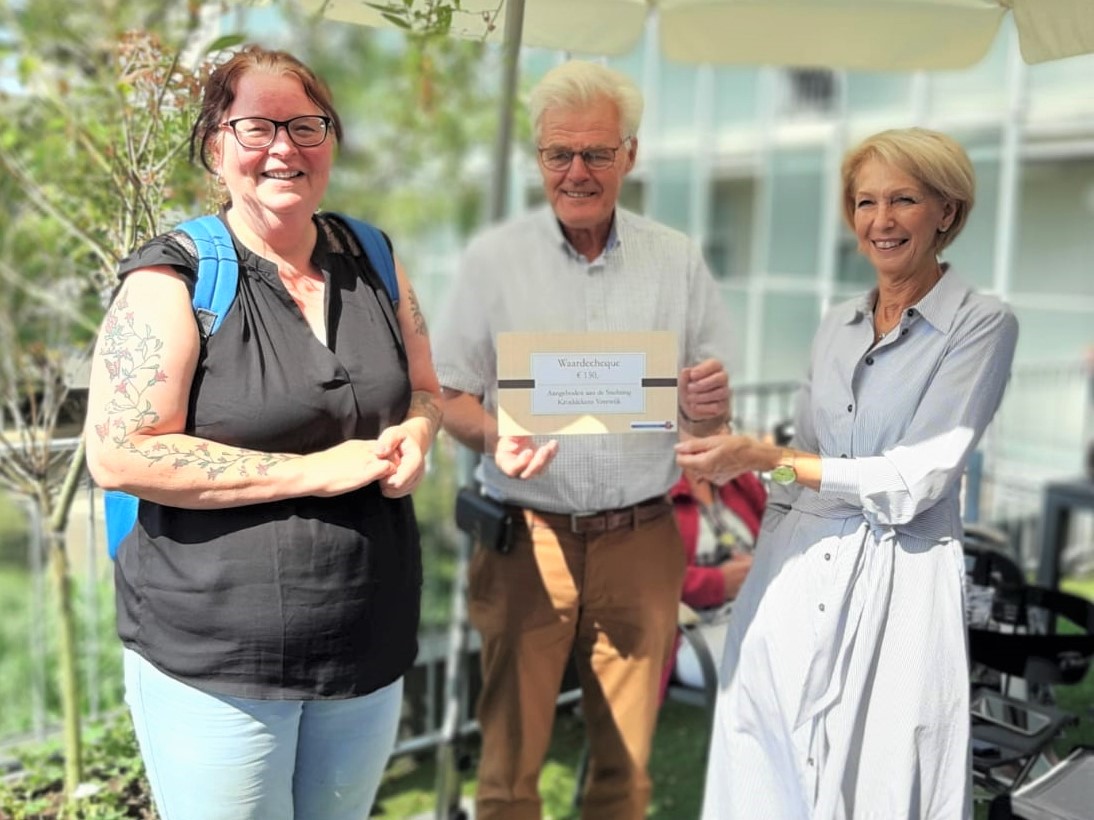 Aanbieden waardecheque Stichting Kroeldekens 3